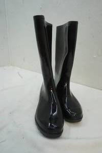lot 231 image: Rubber boots