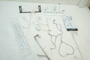 lot 36 image: Variety of Over the Door organizers