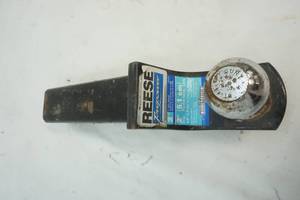 lot 67 image: Truck Hitch