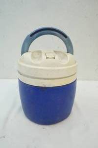 lot 94 image: Igloo Water Jug