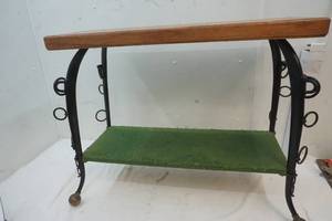 lot 98 image: Home Decor