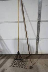 lot 104 image: Garden Supplies