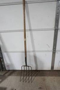 lot 108 image: 5 Tine Fork