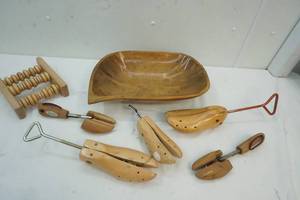 lot 246 image: Wood Bowl