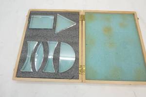 lot 262 image: Prism Kit