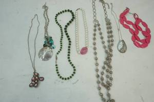 lot 272 image: jewelry