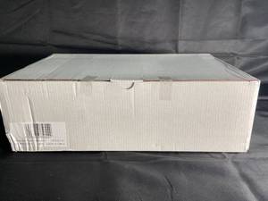 lot 34 image: NEW - Green Graduation Paper Tableware