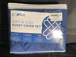 lot 46 image: NEW - Blue Duvet Cover Set - Twin