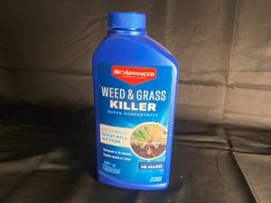 lot 75 image: NEW - BioAdvanced Weed & Grass Killer