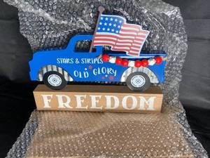 lot 144 image: NEW - July 4th Freedom Table Art