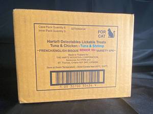 lot 134 image: NEW - Lickable Cat Treats (6-Pack) Best By 10152023