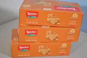 lot 8 image: 4ct Loaker Classic Peanut Butter Wafer Cookies