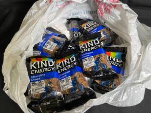 lot 78 image: Kind Energy Bars Chocolate Chunk - 12-Pack Best By 01282024