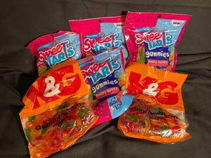 lot 151 image: Assorted Candy Variety Pack - 6-Pack Best By 012024