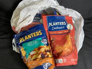 lot 156 image: Planters Nuts Variety Pack - 6-Pack Best By 09172023