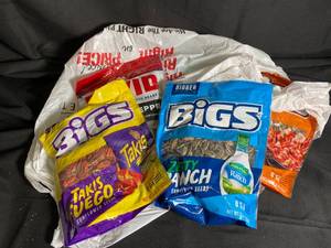 lot 159 image: Sunflower Seeds Variety Pack - 6-Pack Best By 01302024