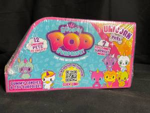 lot 53 image: Gummi Pop Unicorn Pets Toy Candy - 6-Pack