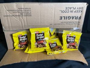 lot 82 image: Keebler Fudge Strips - 130-Pack