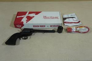 lot 4 image: NEW Heritage Rough Rider .22 LRWMR Revolver - 6.5 Barrel