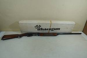 lot 8 image: Ithaca Mag-10 Deluxe 10 Gauge Semi-Auto Shotgun - 32 Barrel
