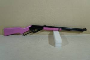 lot 15 image: Daisy Model 1998 Lever Action Saddle Ring Pink BB Rifle