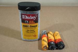 lot 25 image: Assorted Daisy BBs
