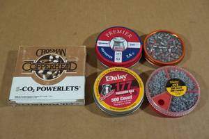 lot 26 image: Assorted Pellets and CO2 Cartridges