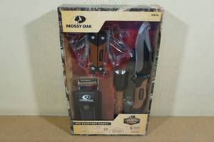 lot 36 image: Mossy Oak 3PK Everyday Carry Knife Set