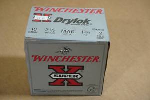 lot 121 image: 25 Winchester Super-X 10 Gauge Magnum 3-12 2 Steel Shot Shotshells