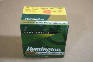 lot 125 image: 25 Remington 10 Gauge Magnum 3-12 Steel BBB Shot Shotshells