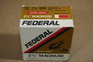 lot 140 image: 25 Federal 12 Gauge 2-34 Magnum Steel BB Shot Shotshells