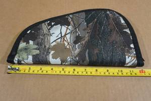 lot 184 image: Camo Soft Handgun Case