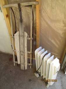 lot 12 image: Vintage metal frame and wood toboggan