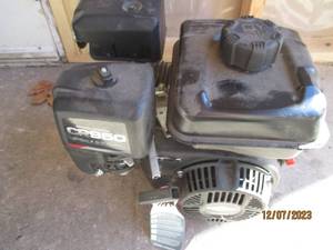 lot 27 image: Brand new Briggs and Stratton CR950 208cc 8.5ft-lbs hydraulic motor