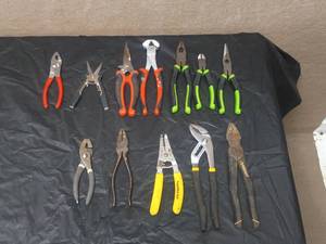 lot 30 image: PLIERS, NEEDLE NOSE AND MORE