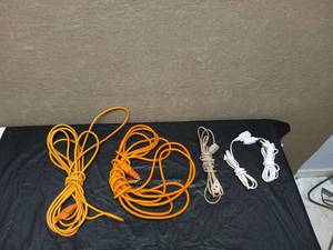lot 41 image: 5 EXTENSION CORDS
