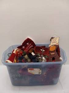 lot 73 image: HUGE TOTE OF CHRISTMAS ITEMS