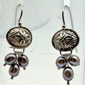 lot 27 image: Sterling Silver Earrings by Janice Giradri