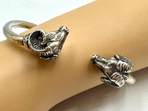 lot 37 image: Vintage Rams Head Sterling Silver Bracelet