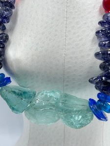 lot 91 image: Lovely Beaded Necklace
