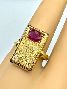 lot 7 image: Gorgeous Ruby and 18k Diamond Ring