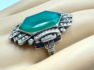 lot 110 image: Vintage Sterling Silver Marcasite and Green Agate Ring