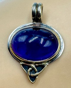 lot 102 image: Sterling Silver Purple Cabochon Pendant