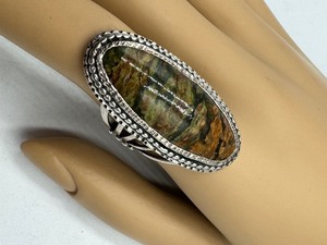 lot 79 image: Vintage Natural Stone and Silver Ring