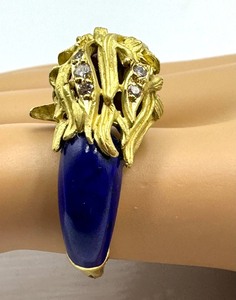 lot 10 image: Vintage 18k, Lapis Lazuli and Diamond Lion Ring