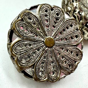 lot 120 image: Pair of Lovely Vintage Buttons