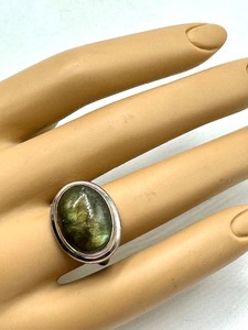 lot 217 image: Sterling and Labradorite Ring