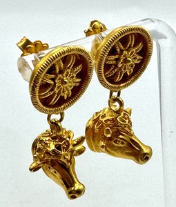 lot 17A image: Pair of 22k Gold Bull Figurine Earrings