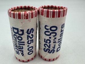 lot 172 image: Two Rolls of George Washington Dollar Coins