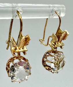 lot 219 image: Pair of Vintage Sparkly 10k Gold Earrings